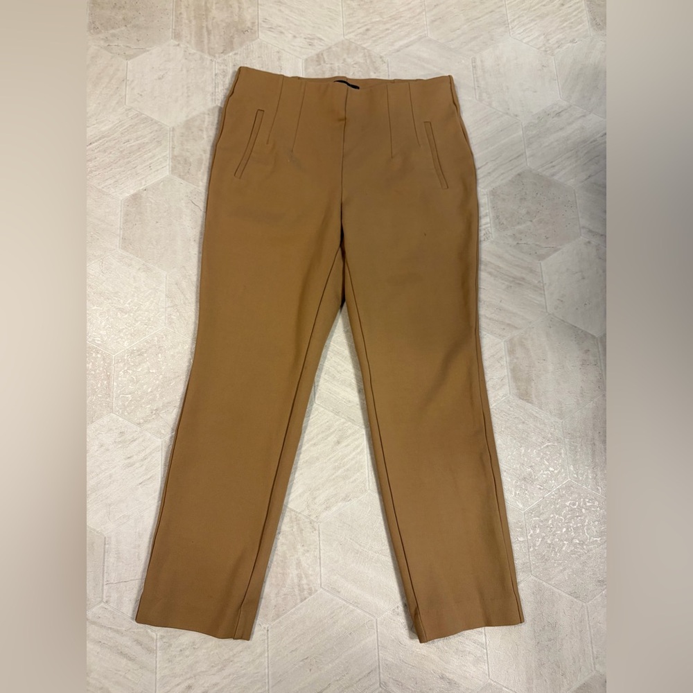 Rafaella Rafaella plaid Pants. Camel color, in size M